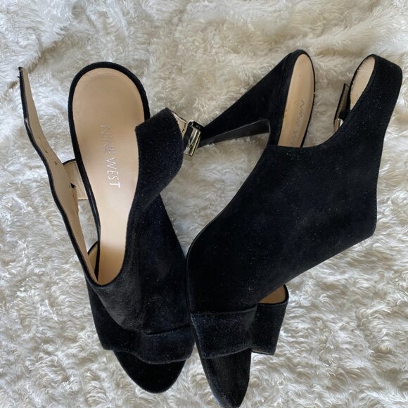 NINE WEST BLACK SUEDE HEELS 8 GENTLY USED - Picture 2 of 4